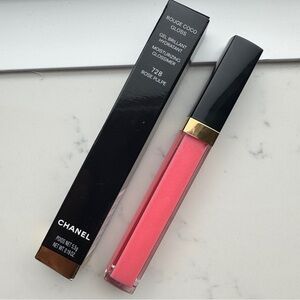 CHANEL rouge coco gloss
728 - ROSE PULPE